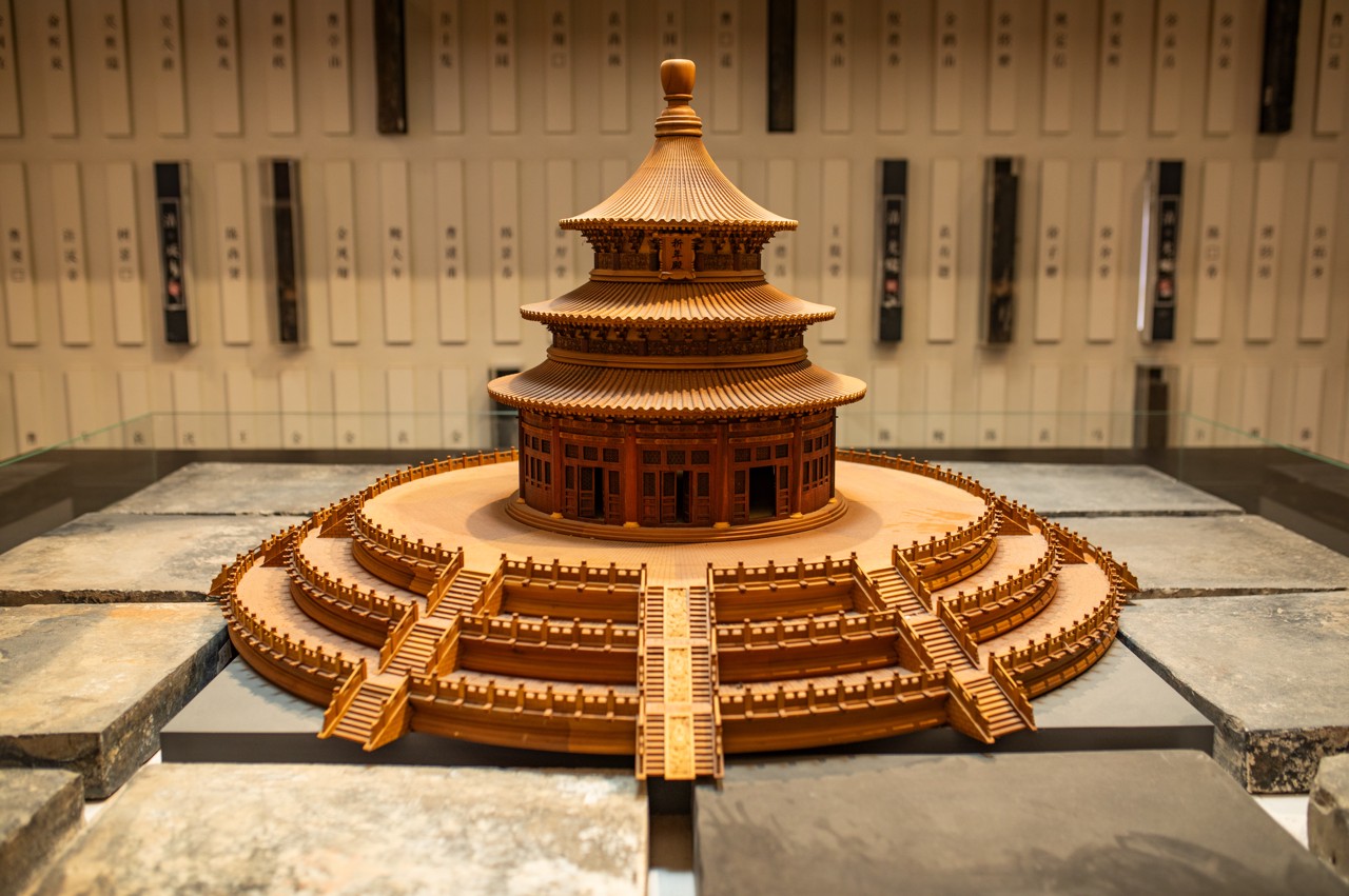 Juego de Construcci&oacute;n con Estructura de Mortaja y Espiga