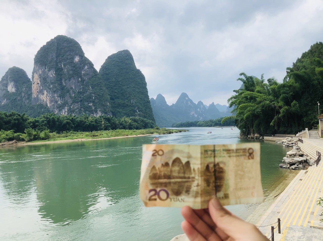 Crucero por el R&iacute;o Li y Senderismo Rural en Yangshuo en un D&iacute;a